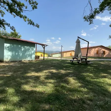 Alloggio per agriturismo D'apostolo *